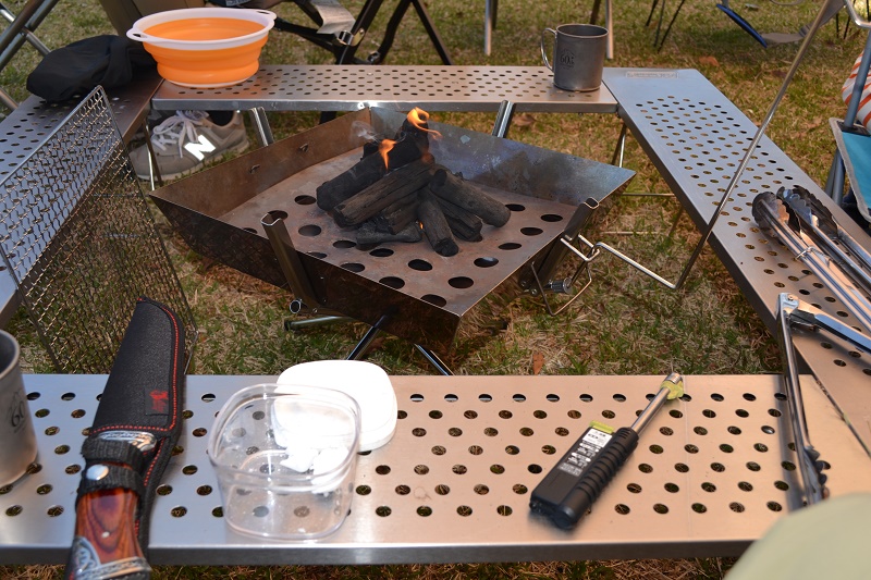 キャンプ用囲炉裏テーブルの真ん中の空洞を埋める天板を作ってみた ぼるしちのキャンプ ライフ