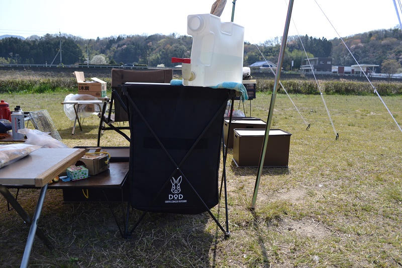 サイトをオシャレにまとめ上げるゴミ箱 Dodステルスx の魅力 ぼるしちのキャンプ ライフ