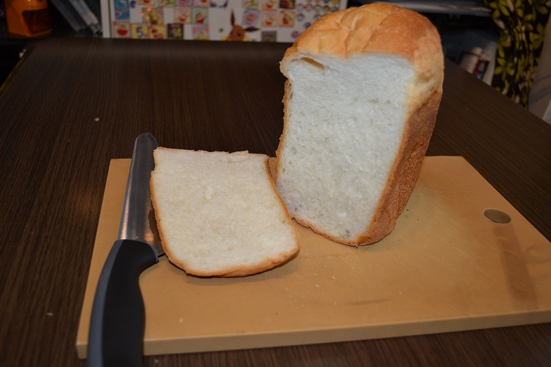 焼きたてパンを切ってみました