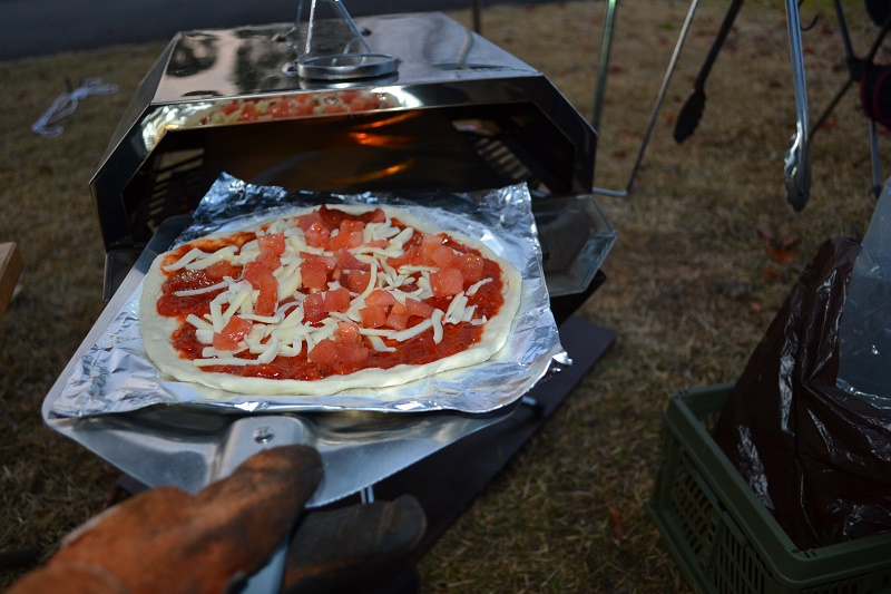 手持ちのbbqグリルがピザ窯に変身 Onoe コンパクトピザオーブンはかなり使える ぼるしちのキャンプ ライフ