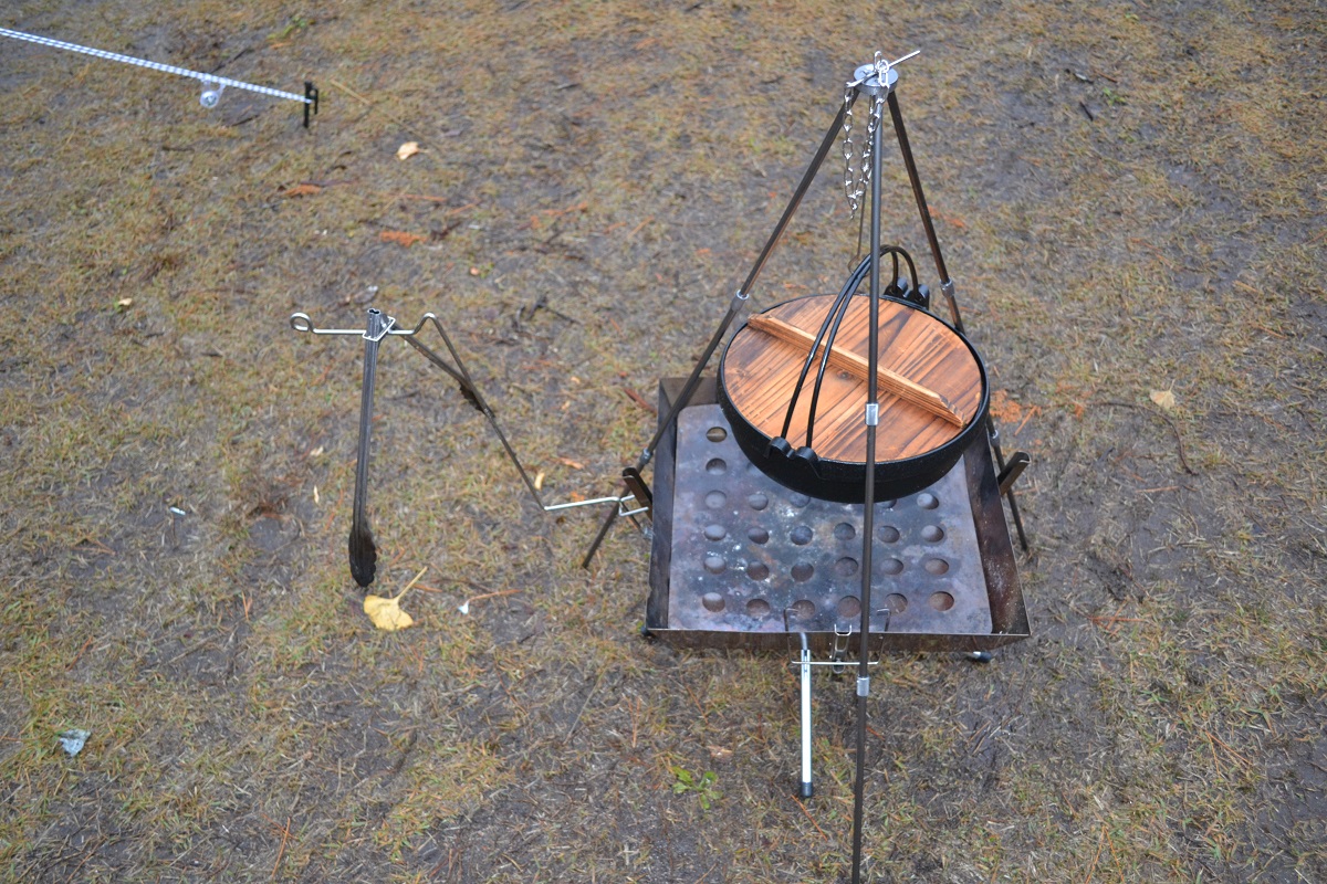 すき焼き鍋を吊るしてみた miniトライポッド